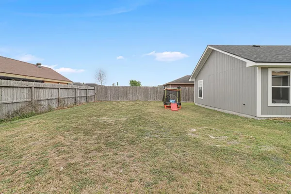 $2,100 | 5725 Ventura Lane, Corpus Christi, TX 78417