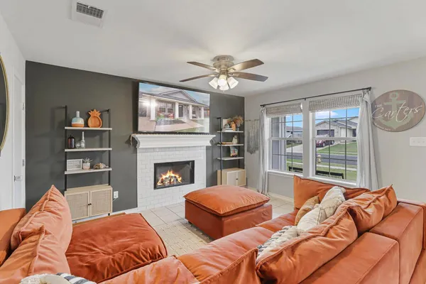 $2,100 | 5725 Ventura Lane, Corpus Christi, TX 78417