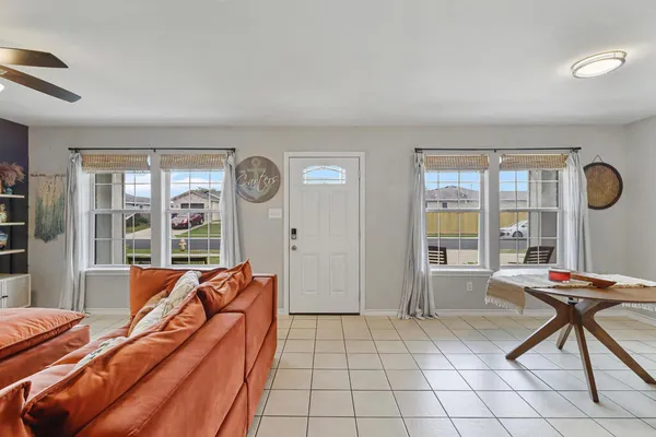 $2,100 | 5725 Ventura Lane, Corpus Christi, TX 78417