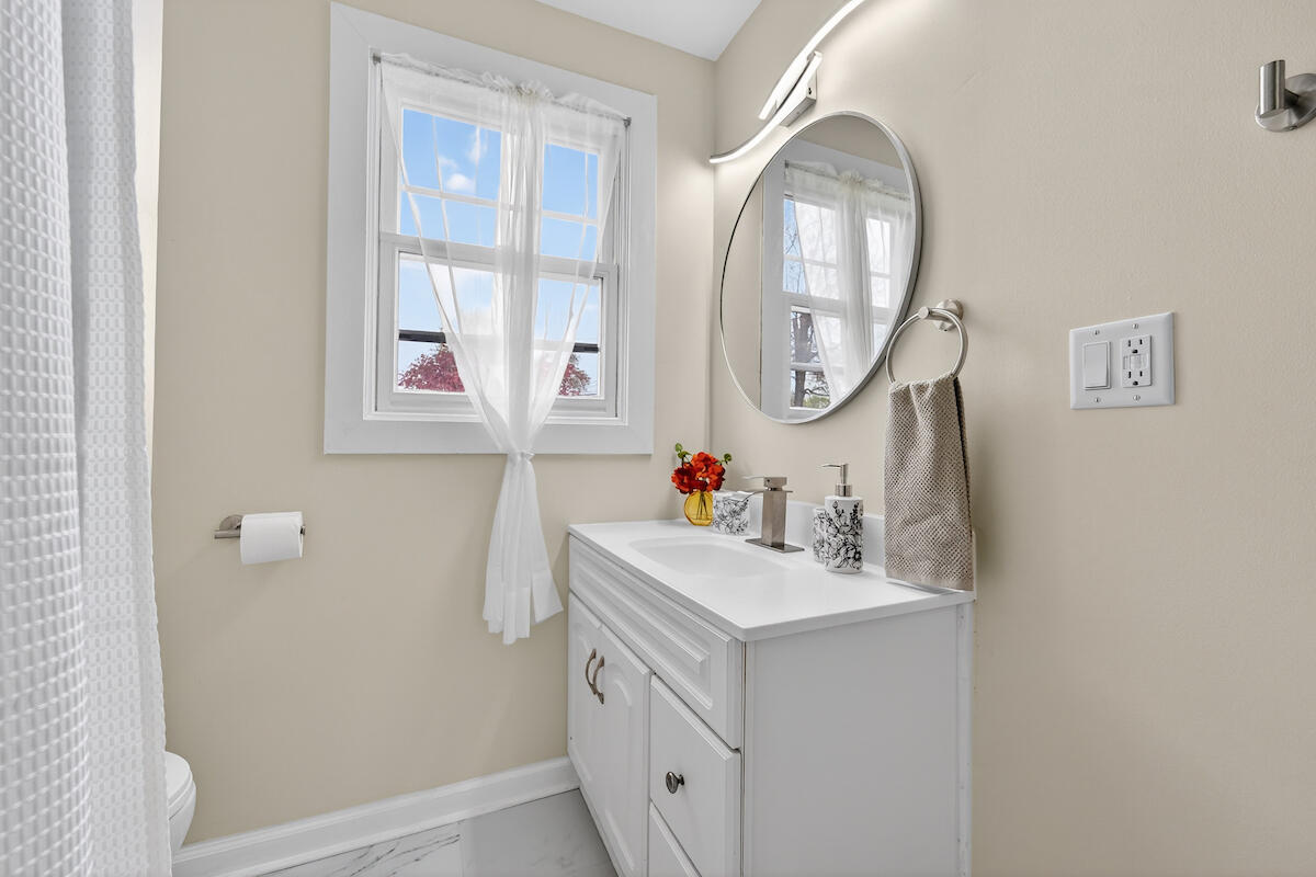 11301 11th Avenue Pleasant Prairie, WI 53158 - Photo 12 of 30 DSC09261