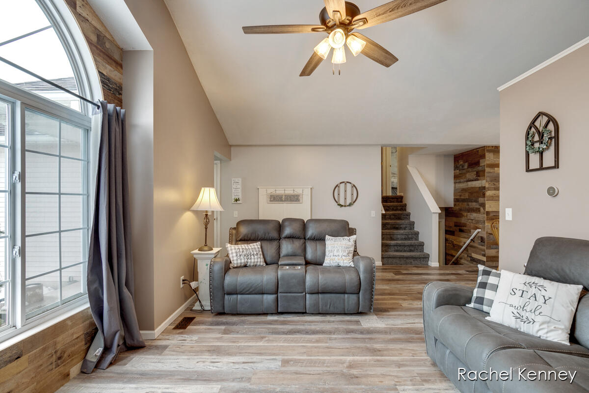 729 Pine Ridge Drive Belding, MI 48809 - Photo 5 of 31 IMG_1008