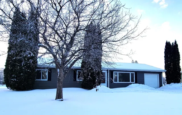 $150,000 | 412 East Hamilton, Baudette, MN 56623