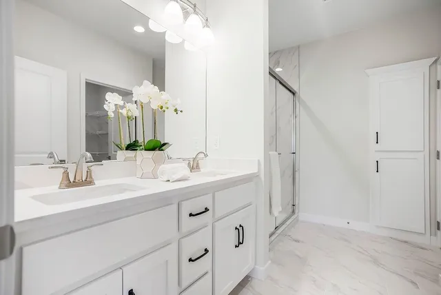 $575,000 | 6143 Park Street, Shawnee, KS 66216