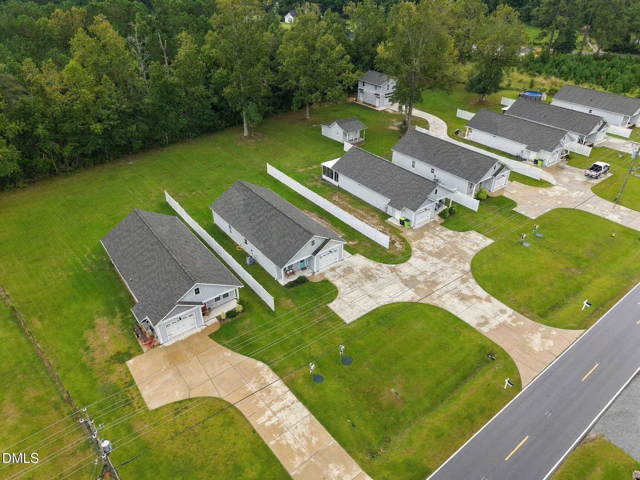 174 Norris Road, Unit 2 Swansboro, NC 28584 - Photo 10 of 54 10-web-or-mls-DJI_20260922140110_0031_D