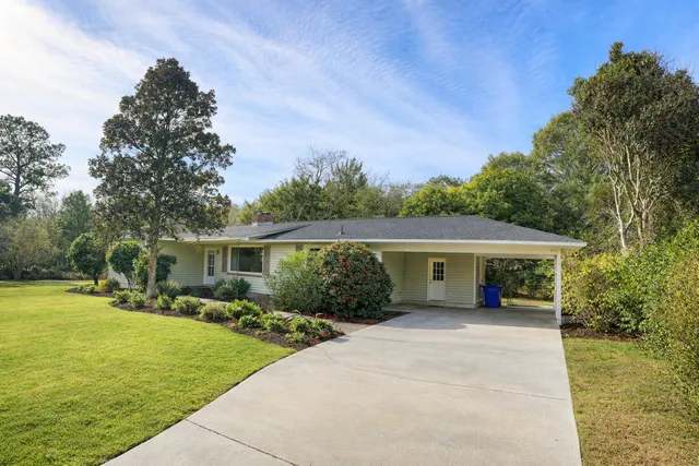 $450,000 | 837 Mellichamp Drive, Charleston, SC 29412