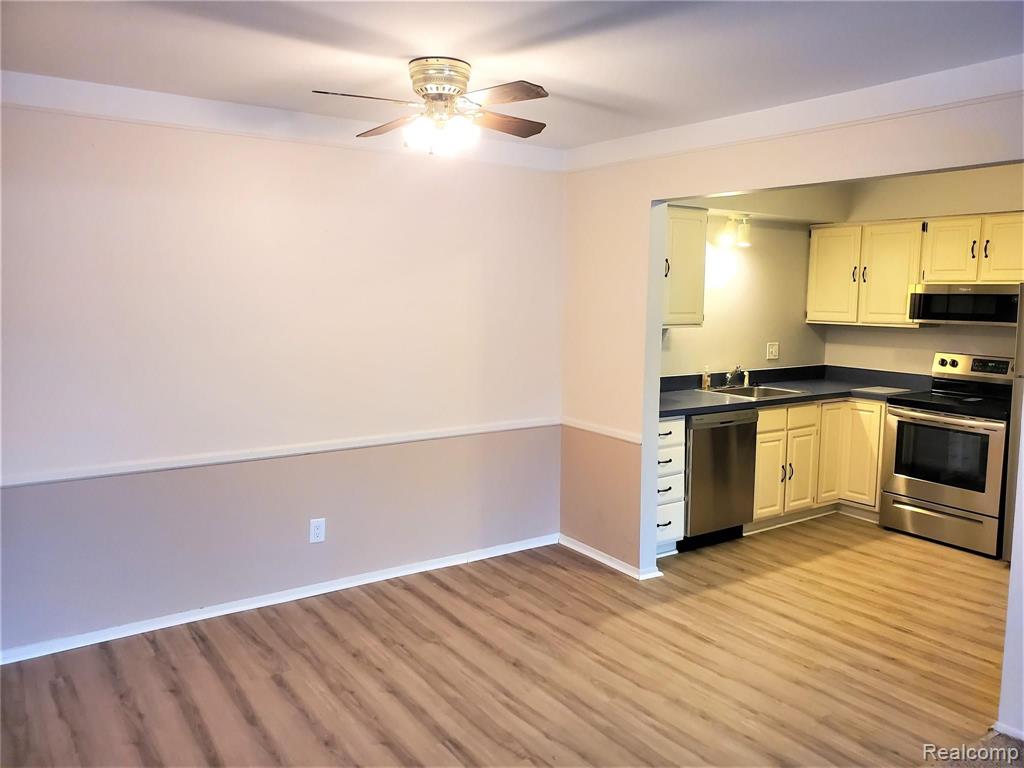 24360 East River Road, Unit 33 Grosse Ile, MI 48138 - Photo 9 of 25