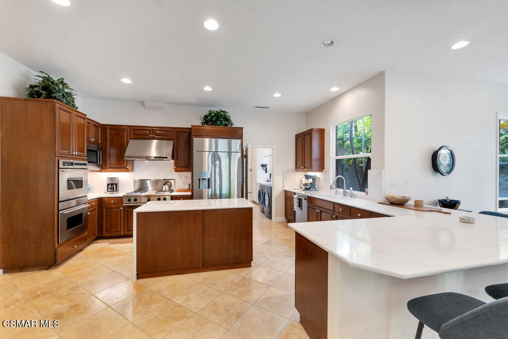 1776 Corte Jubilo Camarillo, CA 93012 - Photo 13 of 74 1776 Corte Jubilo- HsHProd-33