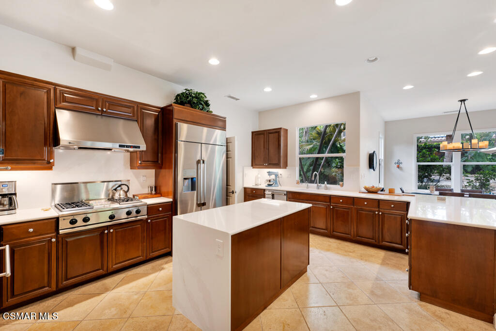 1776 Corte Jubilo Camarillo, CA 93012 - Photo 24 of 74 1776 Corte Jubilo- HsHProd-35