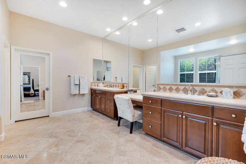 1776 Corte Jubilo Camarillo, CA 93012 - Photo 34 of 74 1776 Corte Jubilo- HsHProd-17