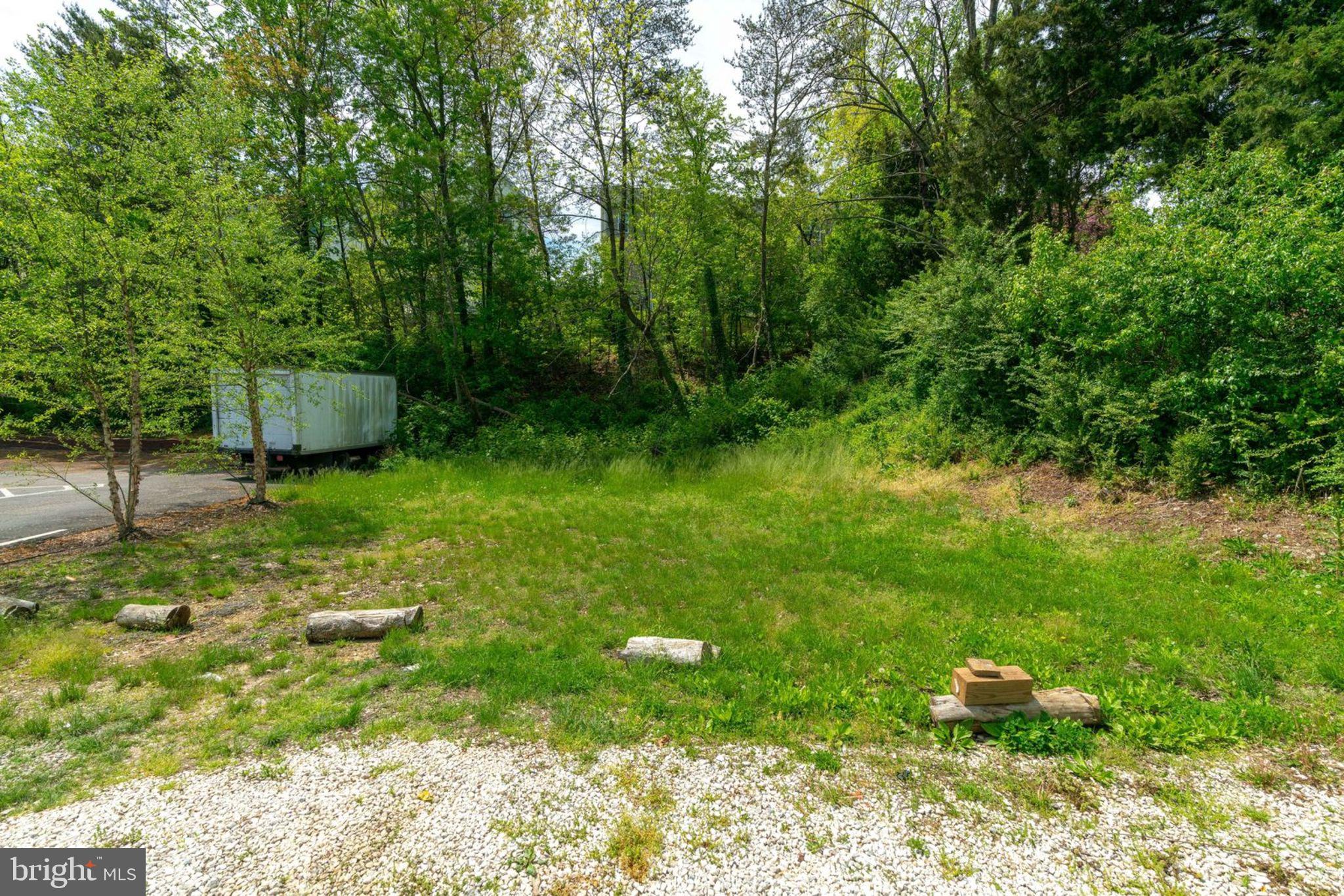 12722 Occoquan Road Woodbridge, VA 22192 - Photo 11 of 11 So much you could do with this!