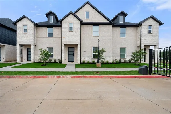 $3,000 | 2360 Spg Pk Boulevard, Arlington, TX 76016