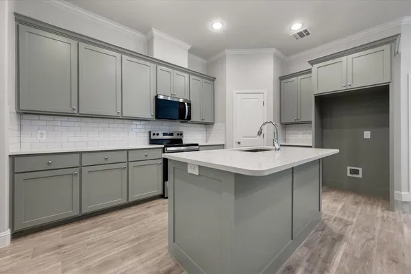 $3,000 | 2360 Spg Pk Boulevard, Arlington, TX 76016