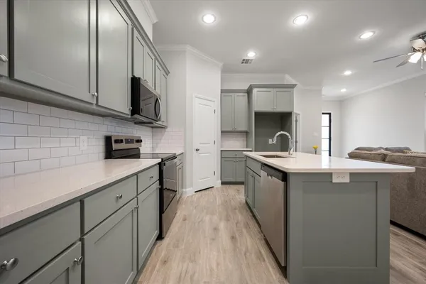 $3,000 | 2360 Spg Pk Boulevard, Arlington, TX 76016