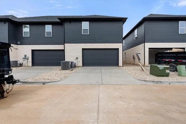 $3,000 | 2360 Spg Pk Boulevard, Arlington, TX 76016