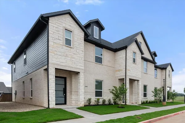 $3,000 | 2360 Spg Pk Boulevard, Arlington, TX 76016