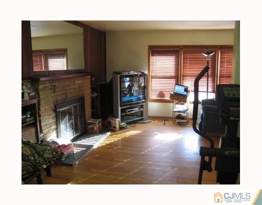 214 Georges Road Dayton, NJ 08810 - Photo 2 of 6 Gallery Image 2