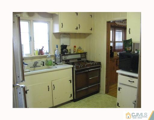 214 Georges Road Dayton, NJ 08810 - Photo 3 of 6 Gallery Image 3