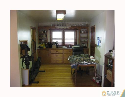 214 Georges Road Dayton, NJ 08810 - Photo 4 of 6 Gallery Image 4