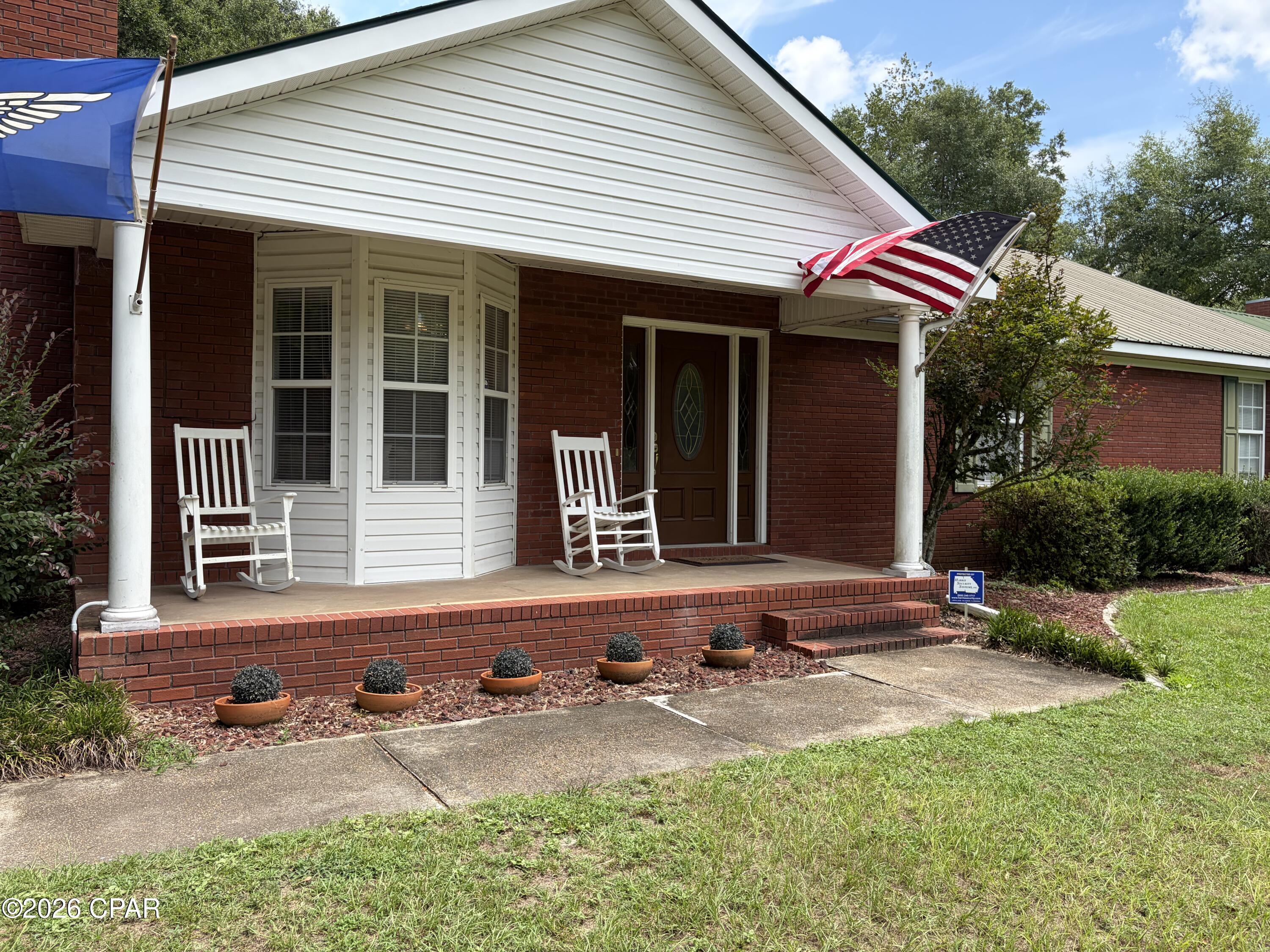 2598 Lawrence Road Marianna, FL 32446 - Photo 4 of 40