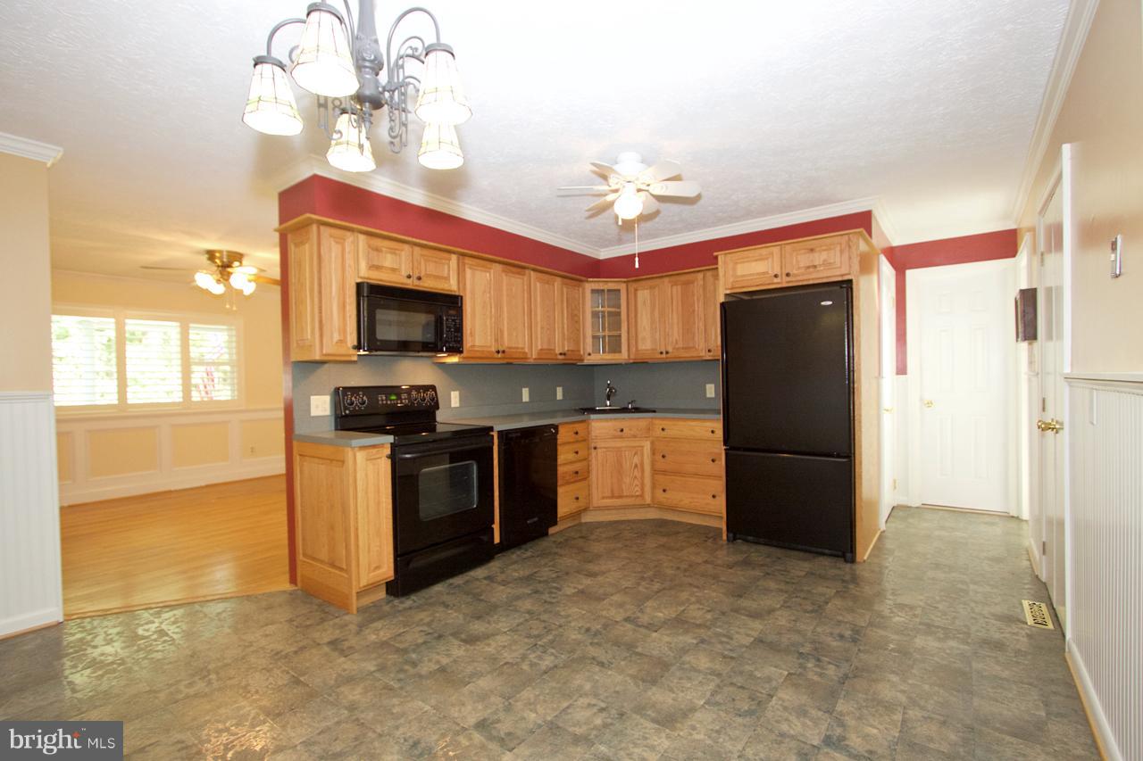 1402 North Stepney Road Aberdeen, MD 21001 - Photo 10 of 24 Kitchen