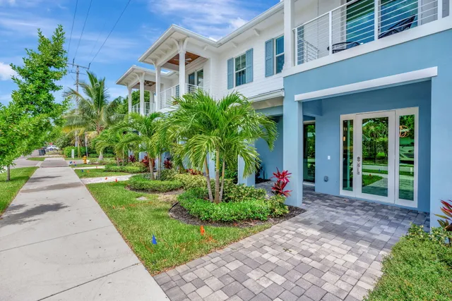 $7,800 | 4662 Southeast Manatee Terrace, Stuart, FL 34997