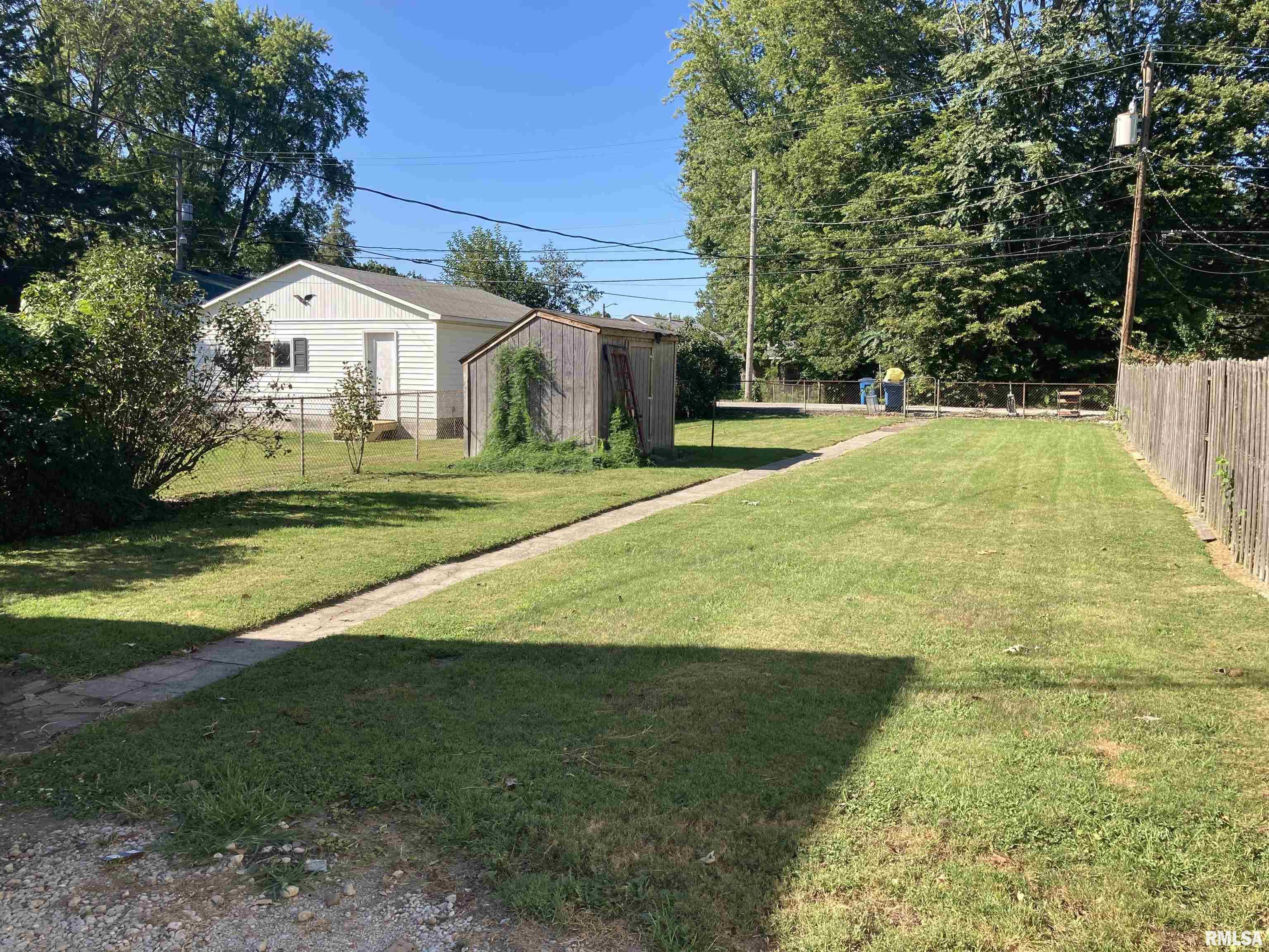 421 West Reynolds Street Springfield, IL 62702 - Photo 2 of 17