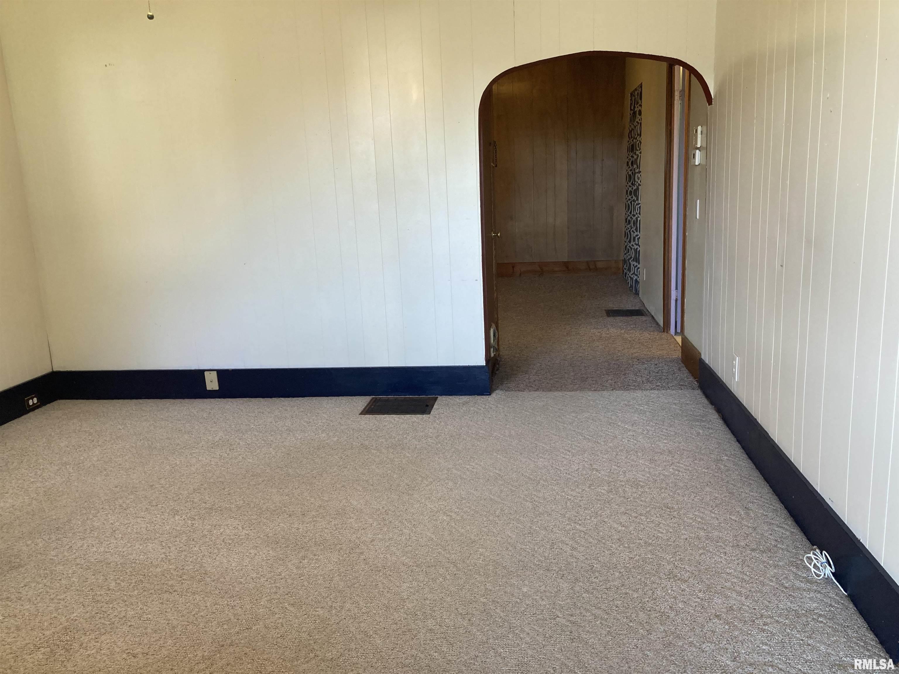 421 West Reynolds Street Springfield, IL 62702 - Photo 4 of 17