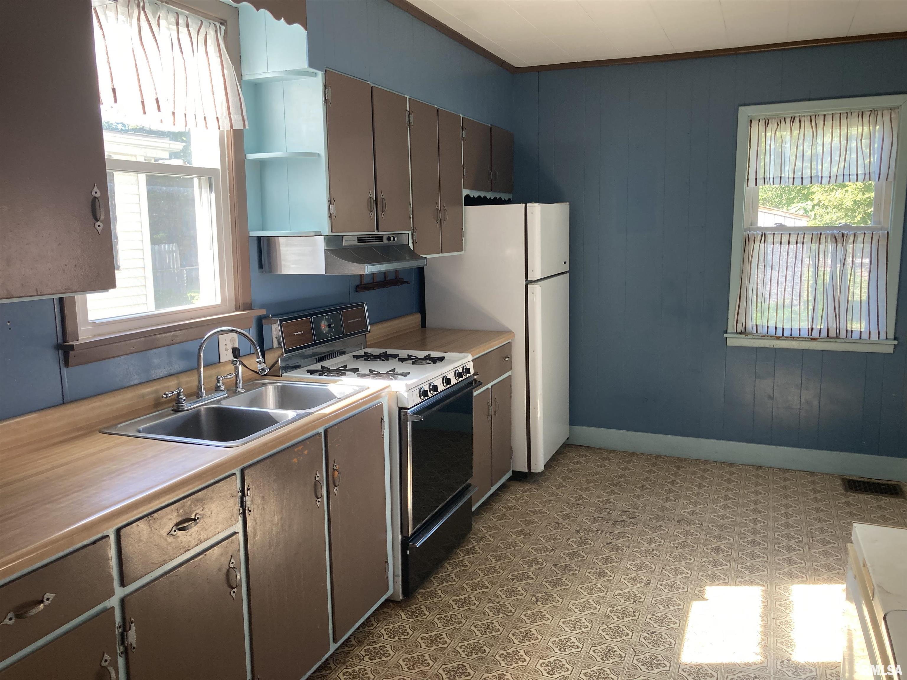 421 West Reynolds Street Springfield, IL 62702 - Photo 8 of 17