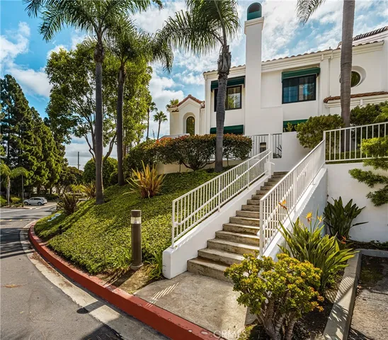 $1,299,000 | 19412 Pompano Lane, Unit 106, Huntington Beach, CA 92648