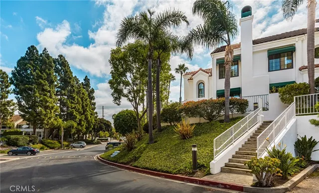 $1,299,000 | 19412 Pompano Lane, Unit 106, Huntington Beach, CA 92648