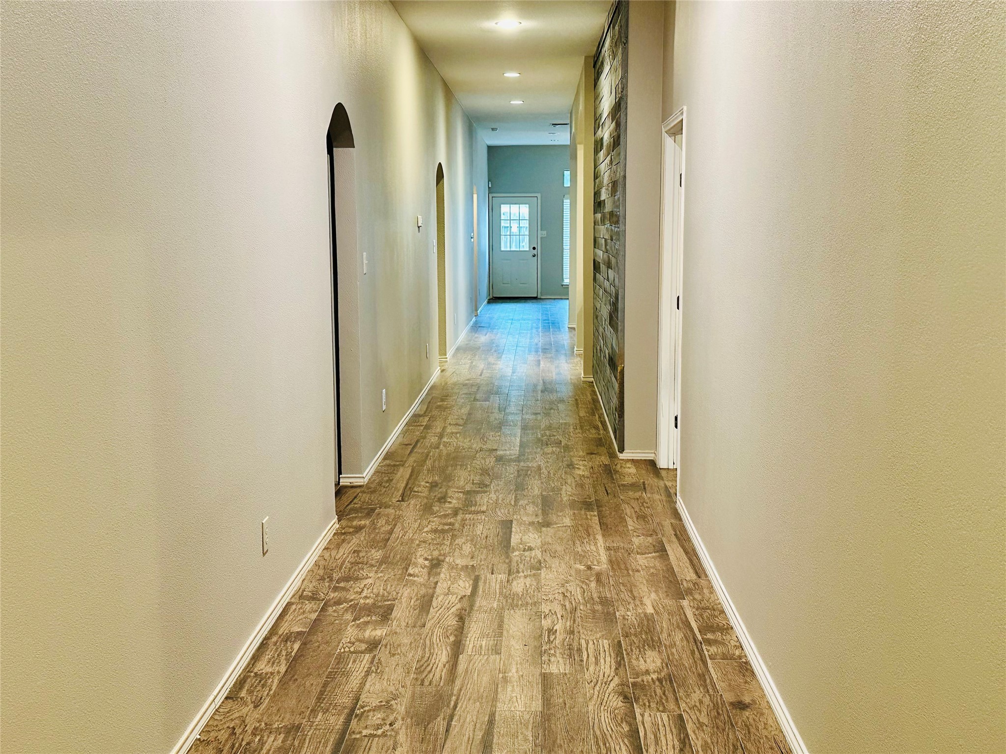 5643 Walnut Glen Lane Rosenberg, TX 77471 - Photo 11 of 35 a view of a hallway