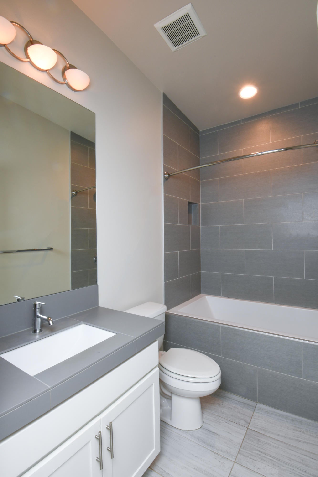 63157 Iner Loop Bend, OR 97701 - Photo 6 of 24 Bathroom 1