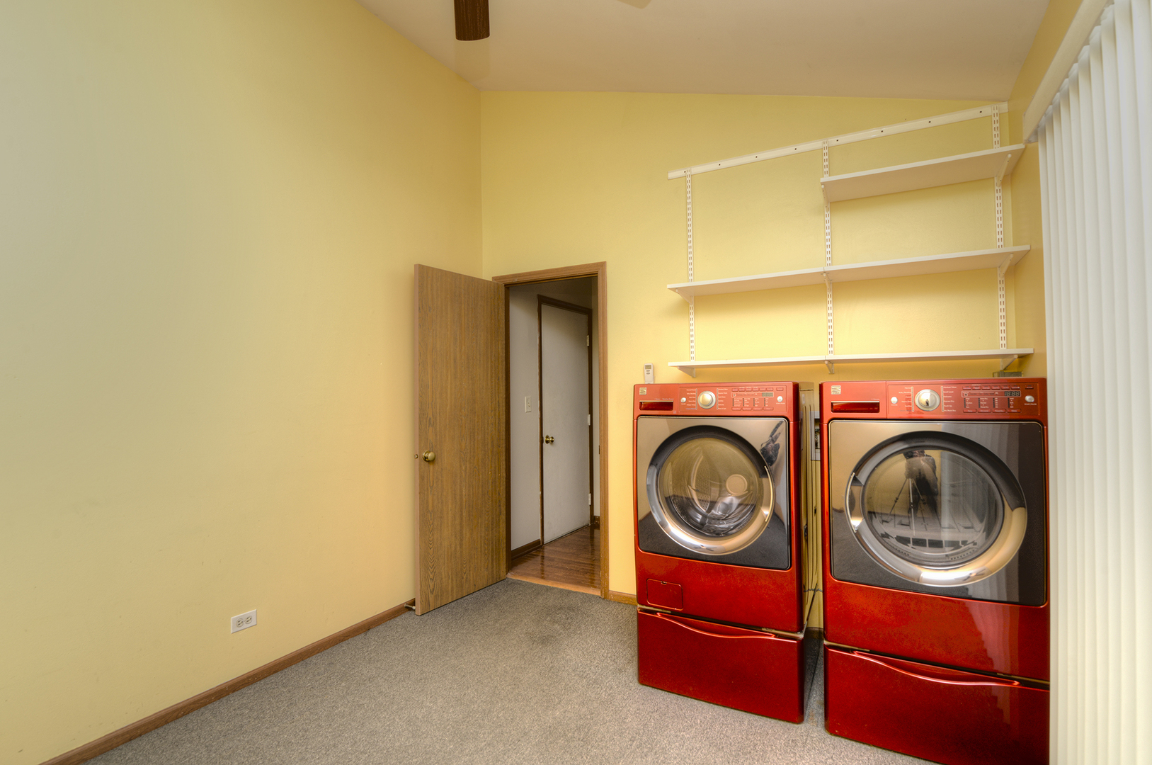 503 Yardley Drive Carol Stream, IL 60188 - Photo 18 of 41 a utility room with dryer and washer