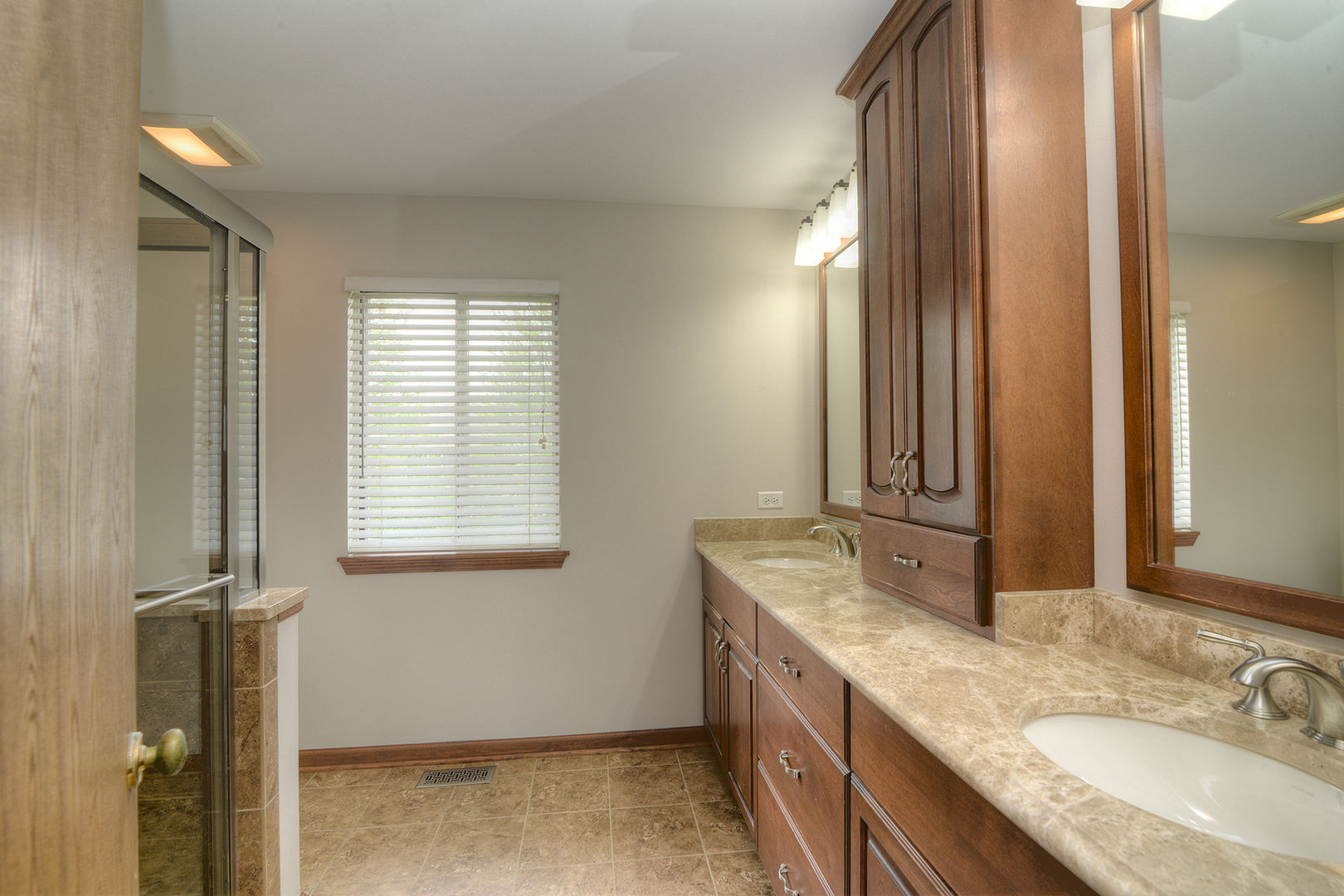 503 Yardley Drive Carol Stream, IL 60188 - Photo 24 of 41 a bathroom with a granite countertop sink and a mirror