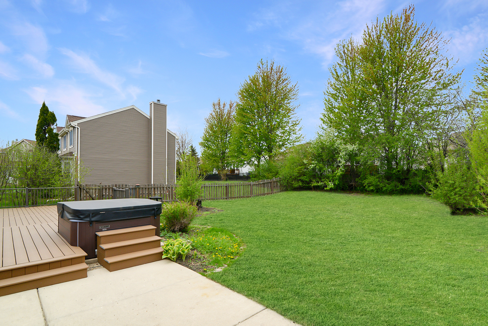 503 Yardley Drive Carol Stream, IL 60188 - Photo 39 of 41 a house view with a garden space