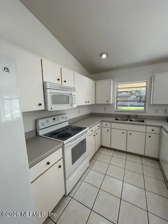 $1,800 | 9 Lyons Place, Palm Coast, FL 32137