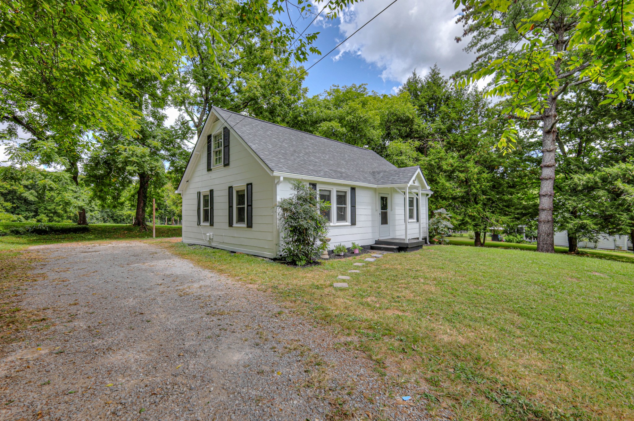 1060 Barnes Road Antioch, TN 37013 - Photo 4 of 39 Gallery Image 4