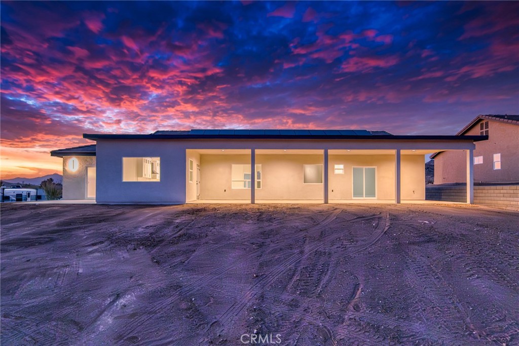 19707 Roanoke Road Apple Valley, CA 92307 - Photo 7 of 63 Sky virtually enhanced