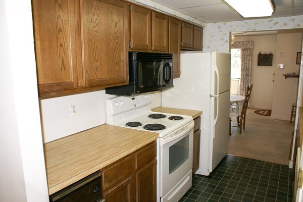 41 Angleside Road, Unit 3 Waltham, MA 02453 - Photo 18 of 29