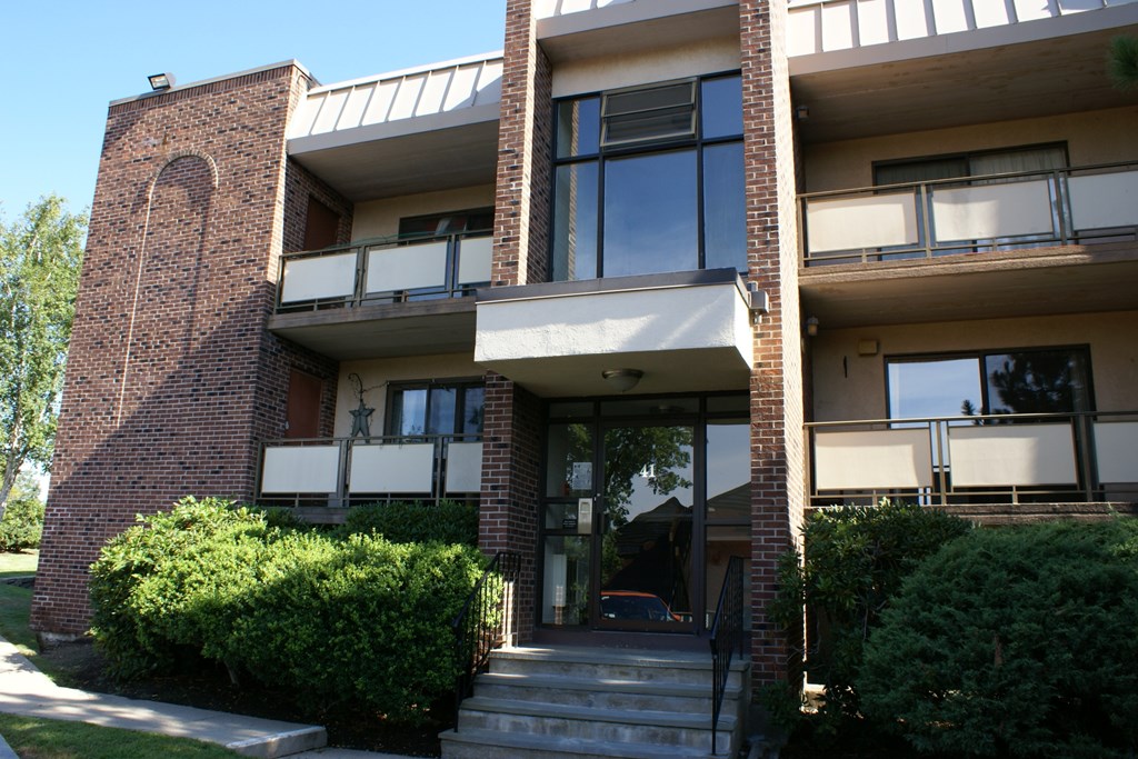 41 Angleside Road, Unit 3 Waltham, MA 02453 - Photo 26 of 29