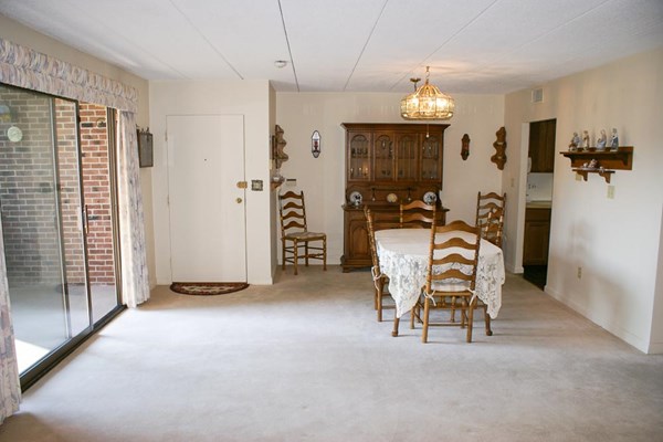 41 Angleside Road, Unit 3 Waltham, MA 02453 - Photo 3 of 29