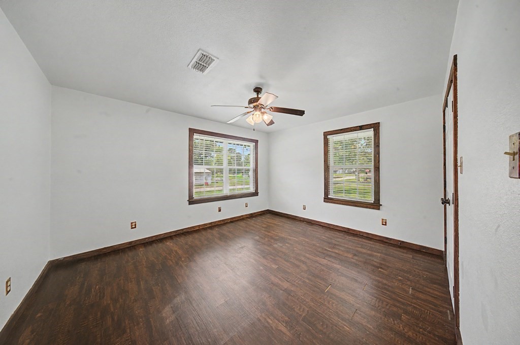 508 Miller Street Broaddus, TX 75929 - Photo 13 of 17