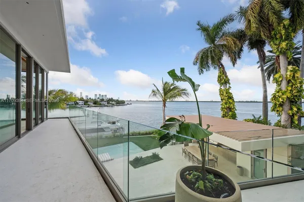 $200,000 | 424 West Rivo Alto Drive, Miami Beach, FL 33139