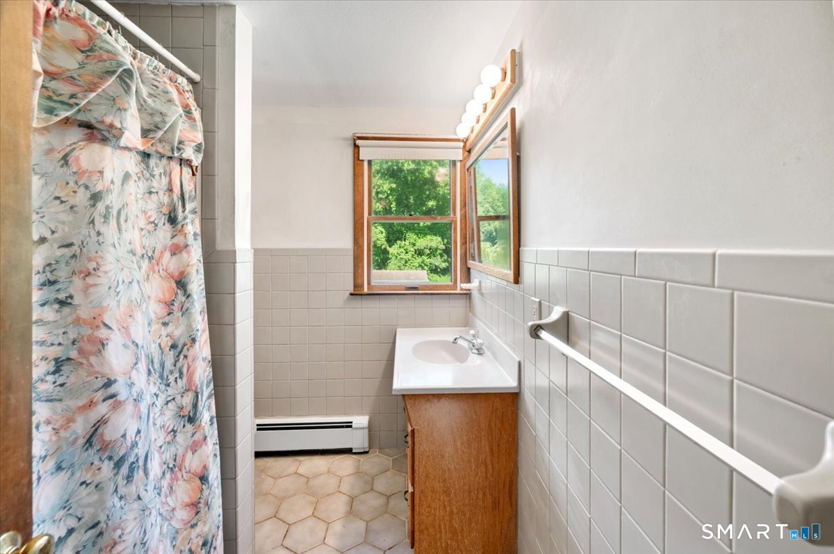 74 Rye Street East Windsor, CT 06016 - Photo 11 of 40