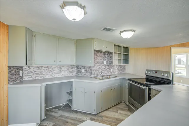 $325,000 | 26 Tarpon Lane, Freeport, TX 77541