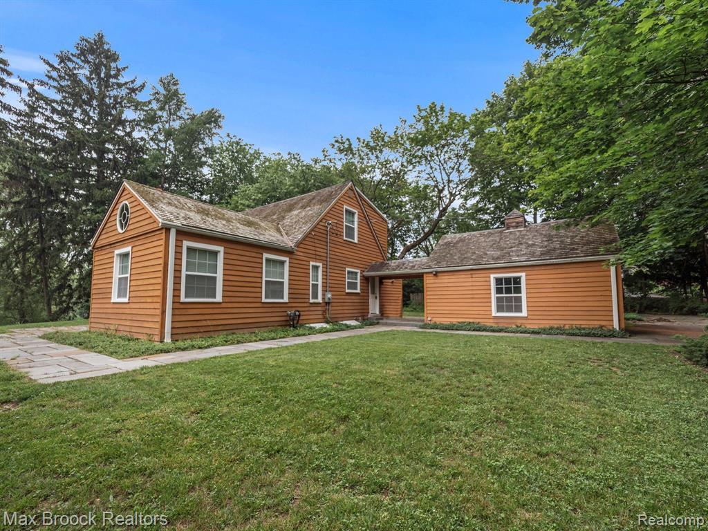 27180 Wellington Road Franklin, MI 48025 - Photo 3 of 29