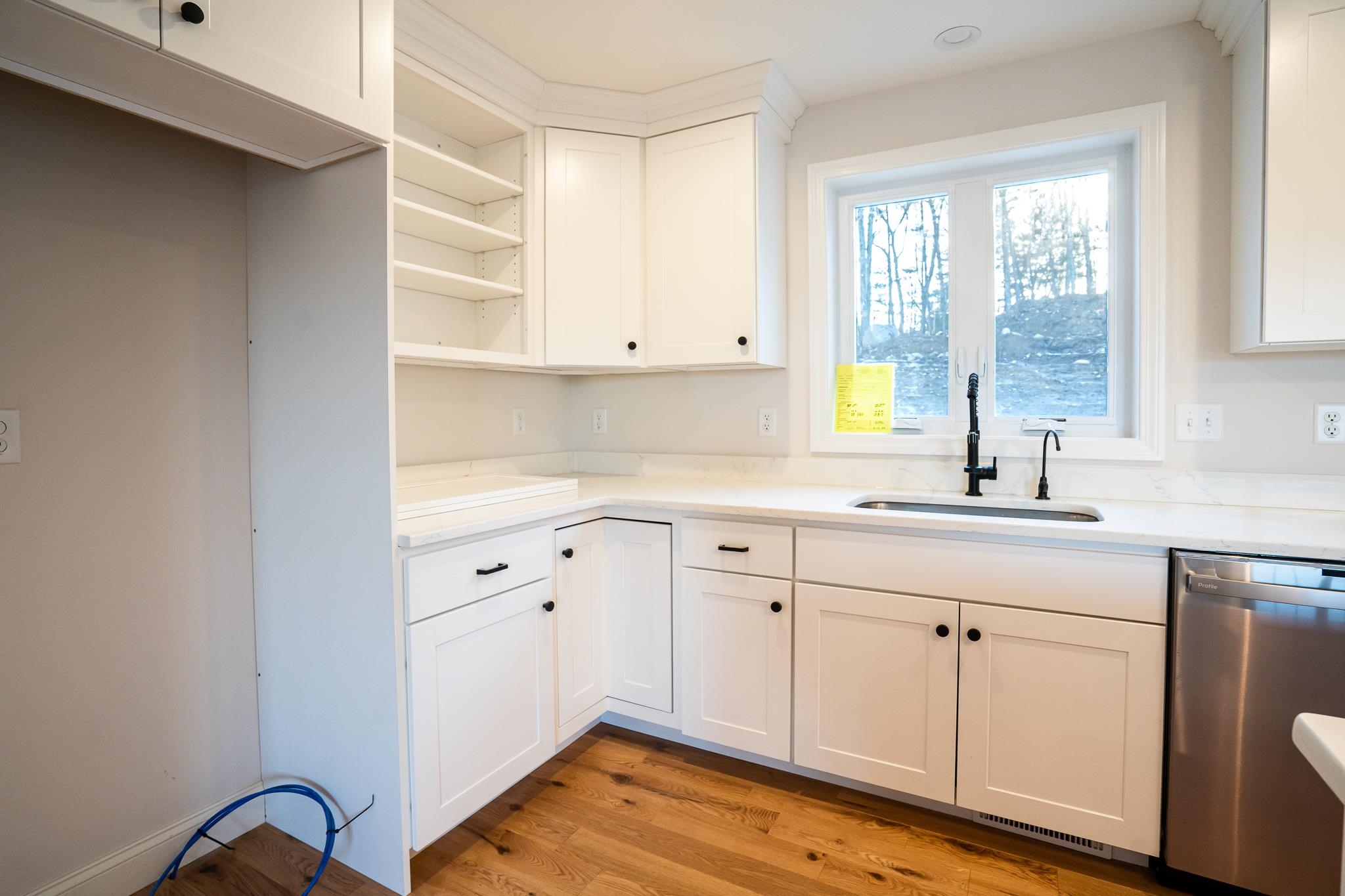 17 Mammoth Road Pelham, NH 03076 - Photo 3 of 35