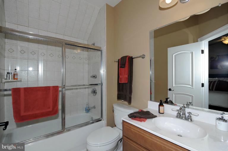 2641 Prices Distillery Road Clarksburg, MD 20871 - Photo 11 of 30 Bath