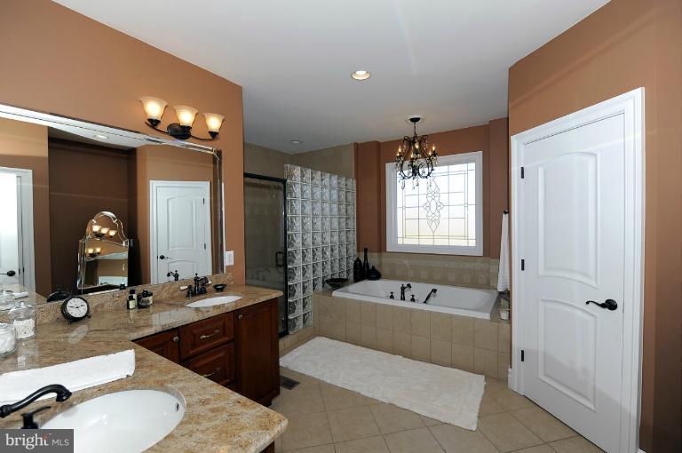 2641 Prices Distillery Road Clarksburg, MD 20871 - Photo 9 of 30 Bath (Master)