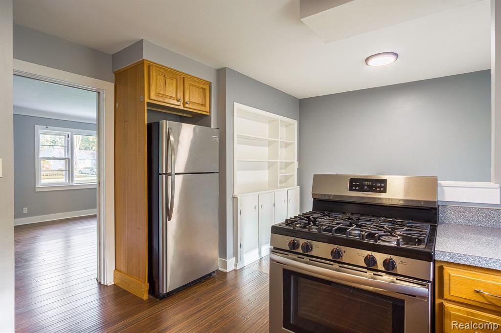 2281 Lancaster Road Bloomfield Hills, MI 48302 - Photo 11 of 37
